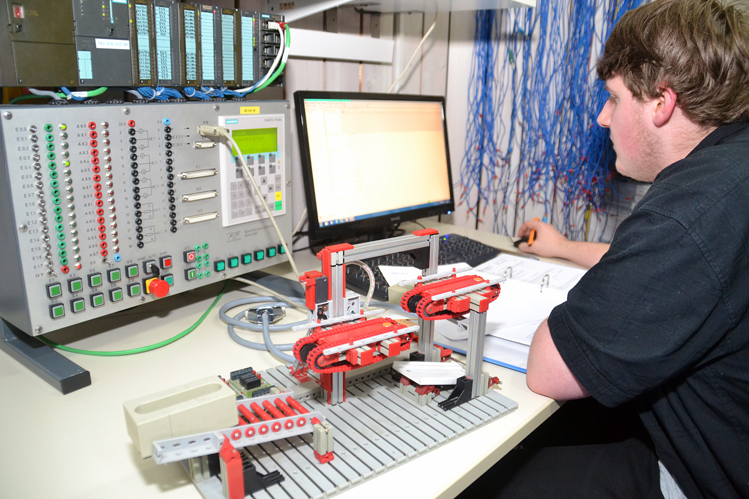 Ausbildungsberuf – Produktionstechnologe / Produktionstechnologin Ausbildungsberuf - Produktionstechnologe / Produktionstechnologin