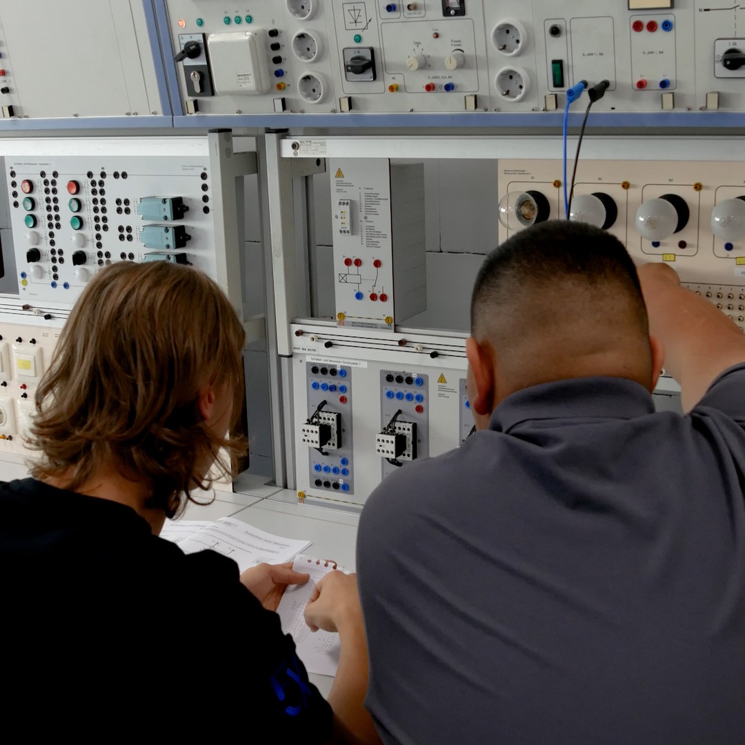 Sequenz 01.00_01_49_20.Standbild011